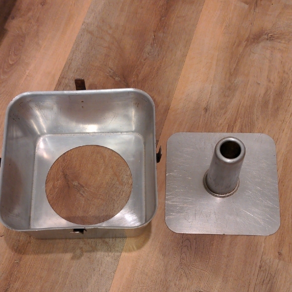 Square Aluminum Tube Cake Pan - Picture 4 of 7